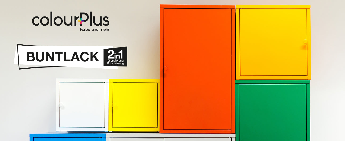 Mehrfarbig gestrichene Schrankelemente in Weiss, Gelb, Orange und Gruen als Anwendungsbeispiel fuer ColourPlus Buntlack 2in1
