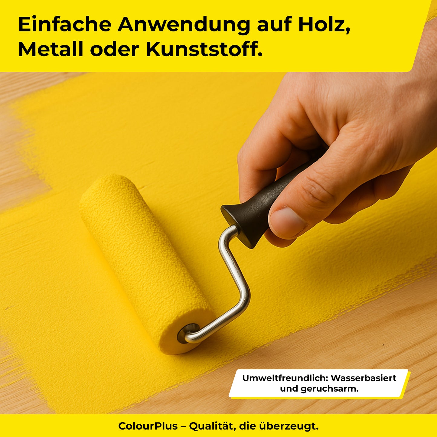Auftragen von gelber Farbe mit Farbrolle auf Holzoberflaeche als Anwendung des ColourPlus 3 in 1 Buntlacks