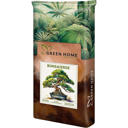 Green Home Bonsaierde Sack mit Illustration eines Bonsai-Baums auf der Vorderseite vor tropischem Blätterdesign.