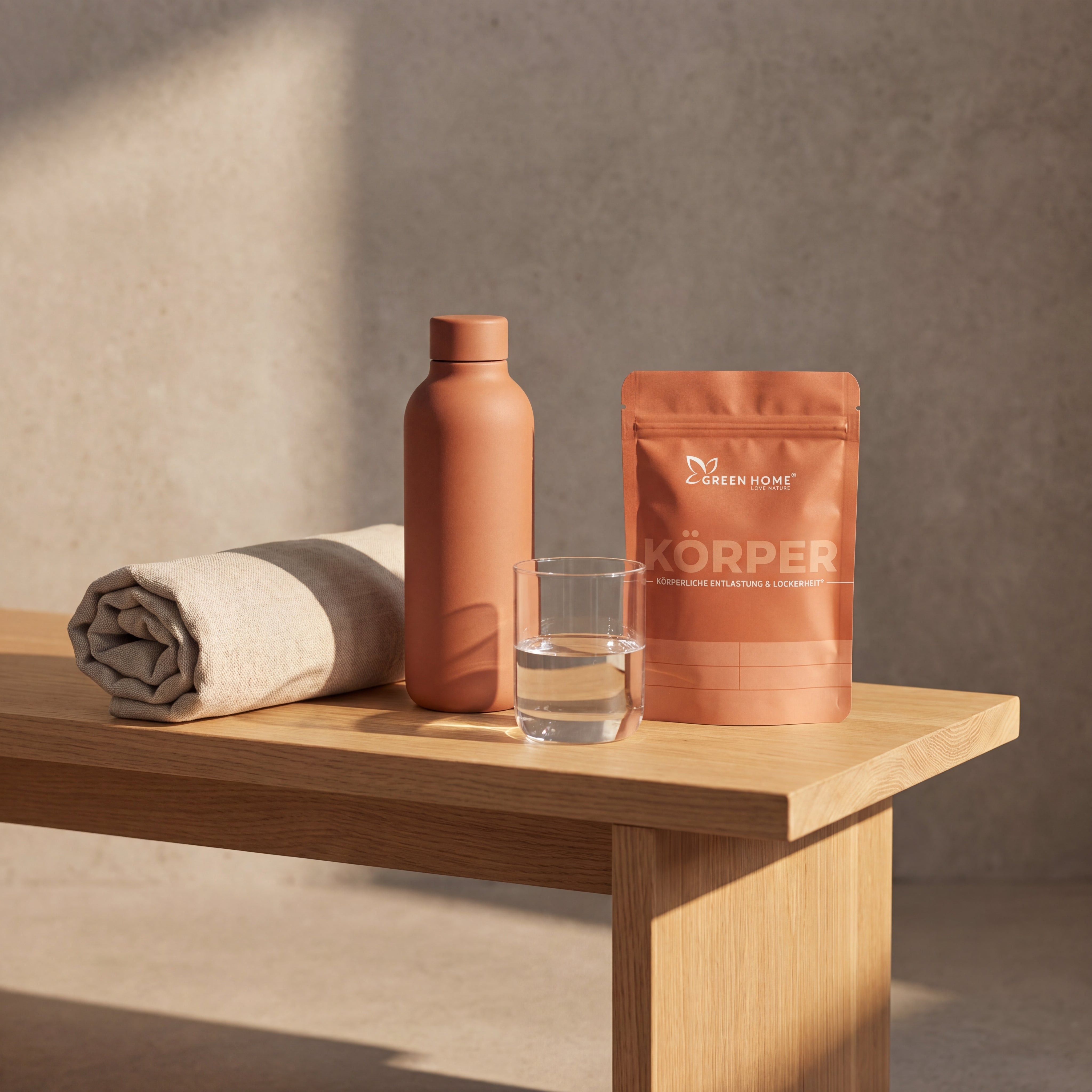 Green Home Körper Ritual Set nach dem Training mit Handtuch und Wasserflasche