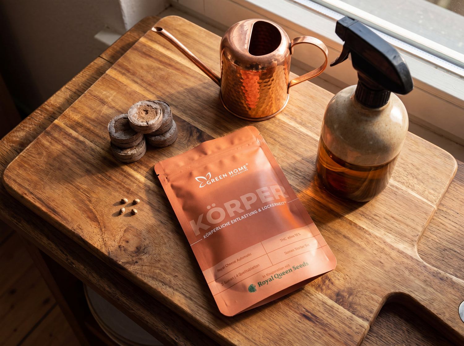 KÖRPER Cannabis Starter Set komplett – 3 Samen, 4 Quelltabletten auf Holzbrett