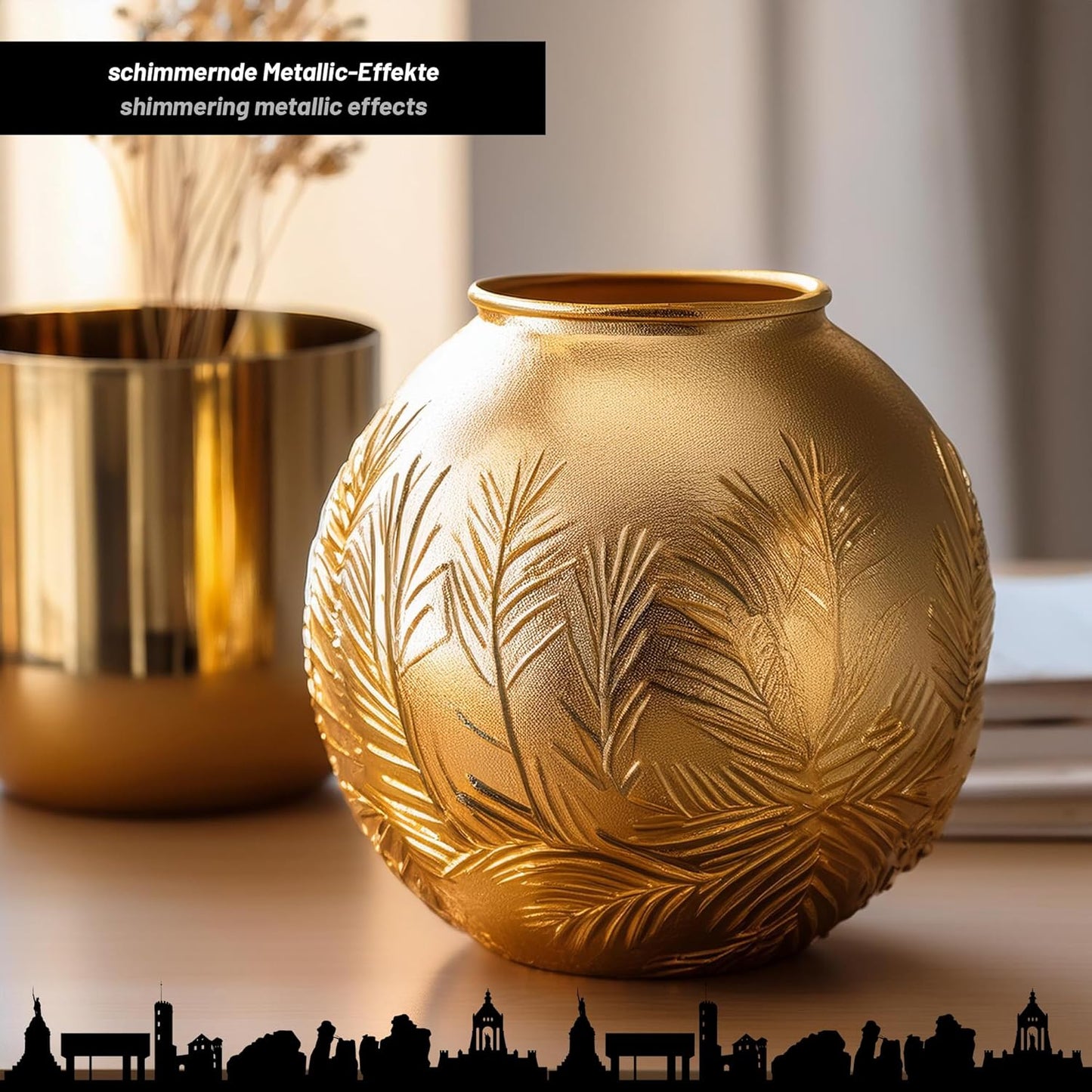 Mit LM Kreativ Metallika for Artists in Gold gestaltete Vase mit schimmerndem Metallic-Effekt und feiner Blattstruktur