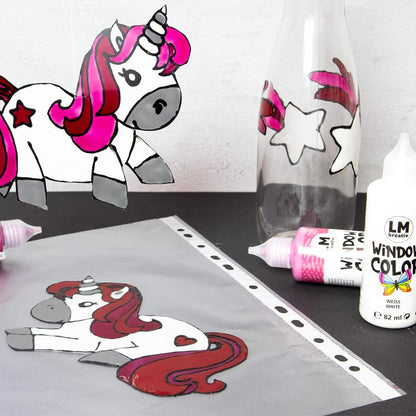 Einhornmotiv mit schwarzer Kontur auf Malfolie vorbereitet mit LM Kreativ Window Color.
