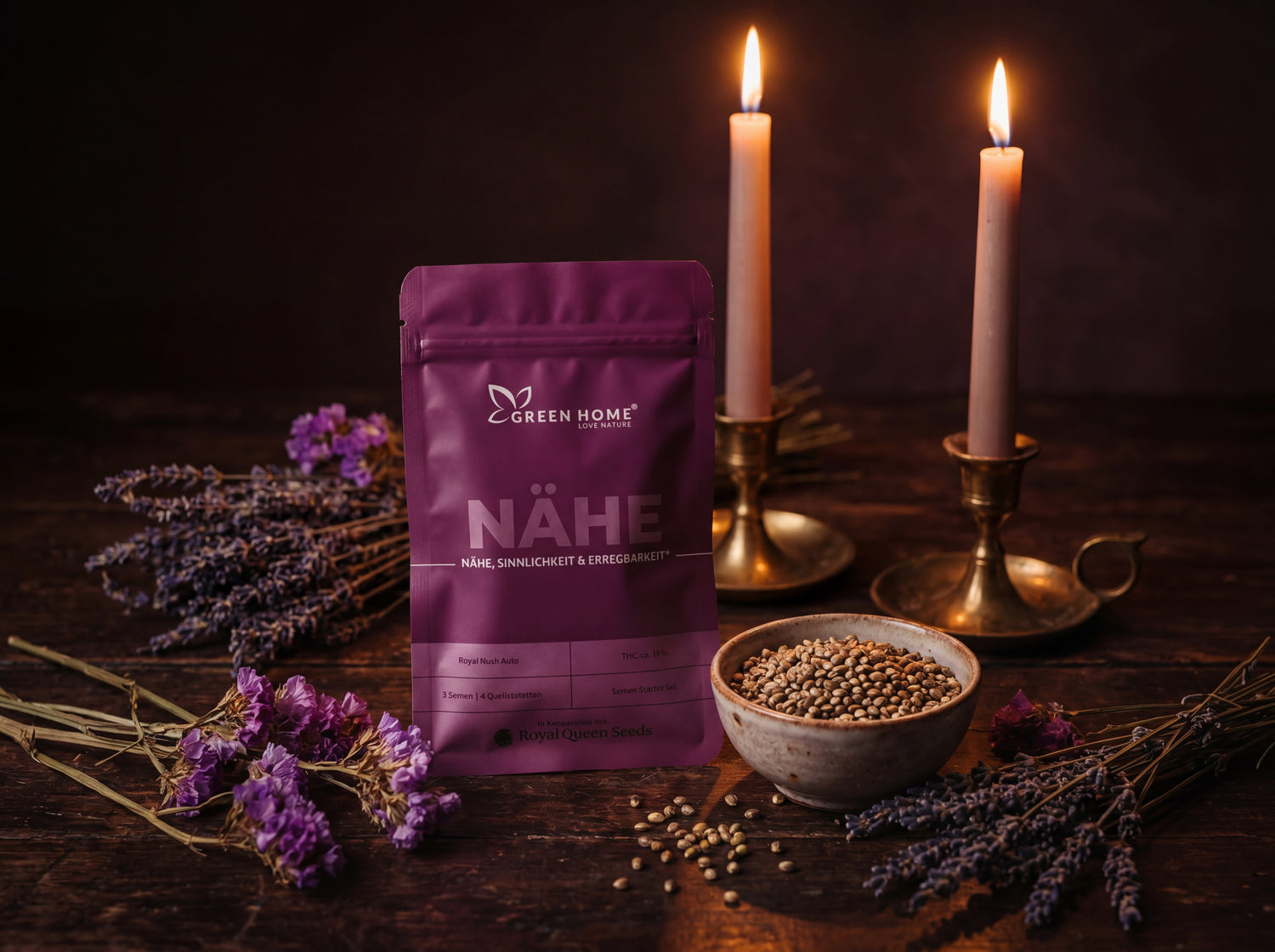 NÄHE Cannabis Starter Set Stillleben mit Kerzen, Lavendel und Cannabis Samen