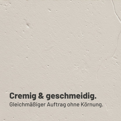 Detailaufnahme der weißen, cremigen Strukturpaste mit glatter, gleichmäßiger Oberfläche ohne Körnung.
